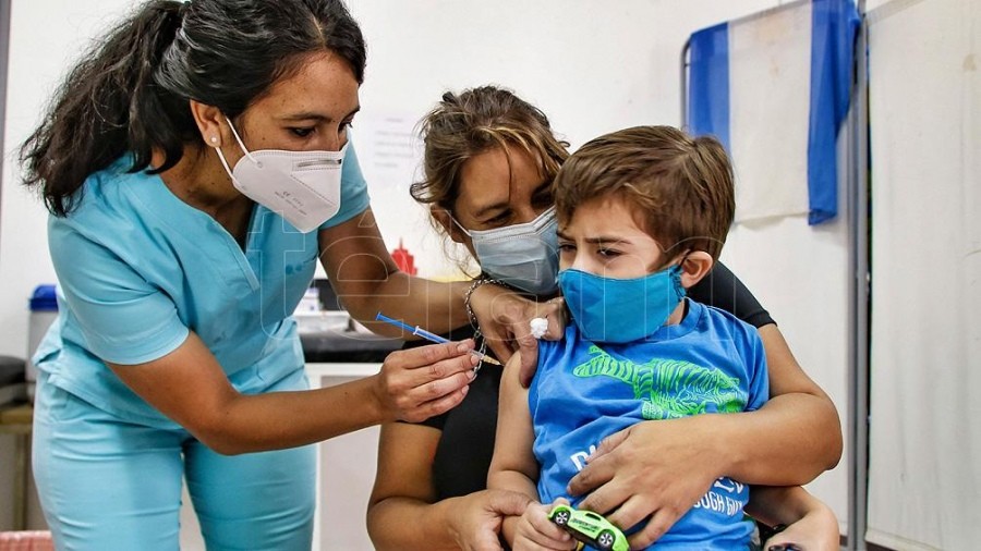 El Garrahan pide a los pediatras prescribir la vacuna contra el Covid