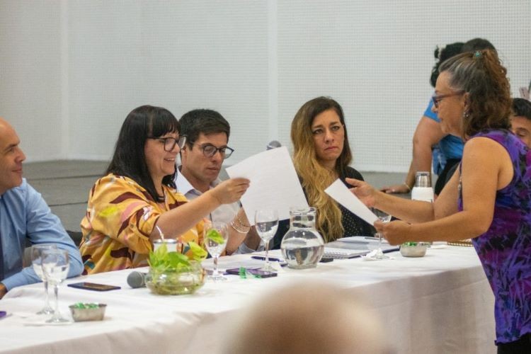 Educación Integral: Martínez Conecta con Territorios para el Cambio