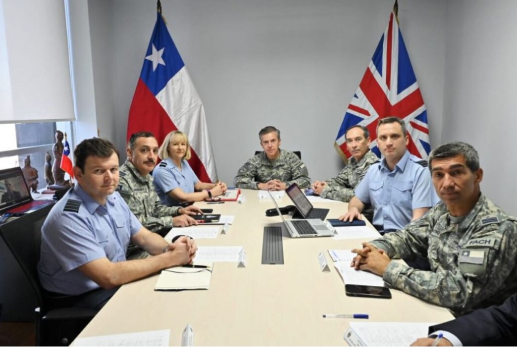 Chile y Gran Bretaña refuerzan su cooperación aérea militar