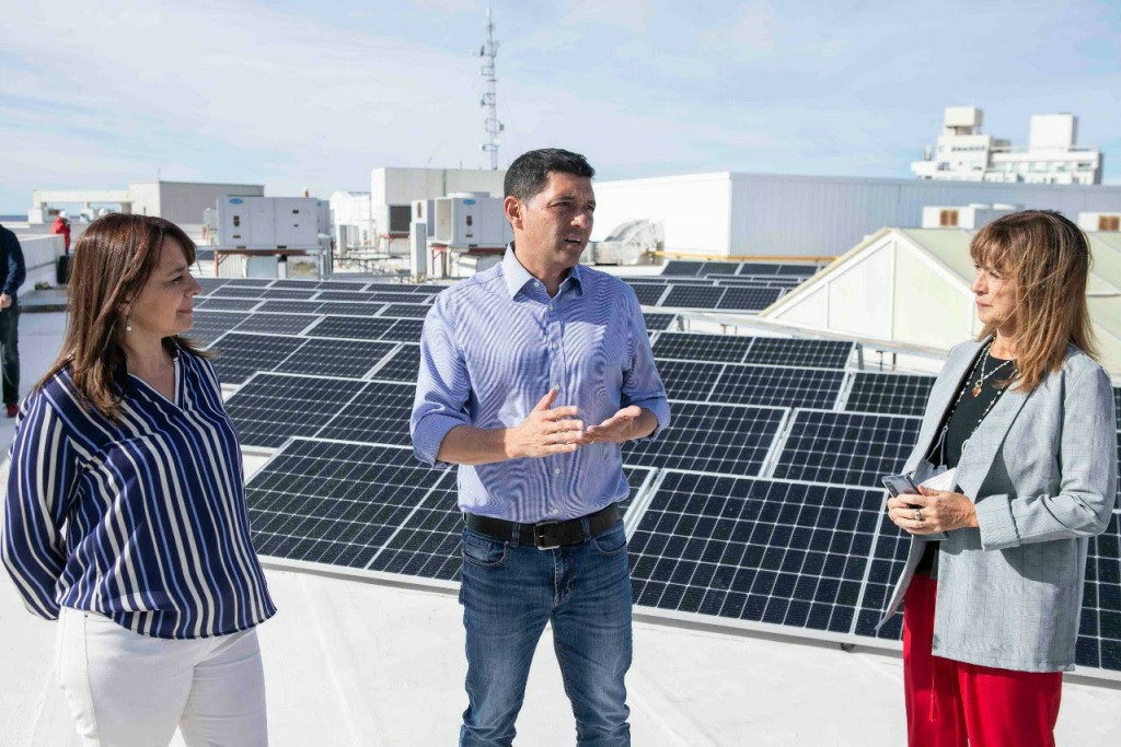 Eficiencia energética: finalizan obra de paneles solares en la terraza de la Legislatura y se instalarán más en los estacionamientos