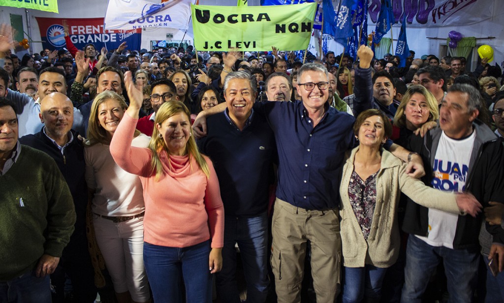  Rolando Figueroa y Claudio Larraza lideran el lanzamiento de campaña en Plaza Huincul