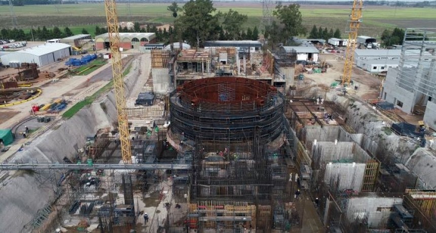 El Gobierno de Milei congela reactor nuclear: dejando sin empleo a 570 trabajadores