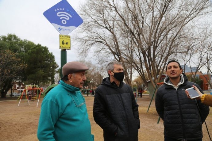 La Municipalidad inauguró un nuevo punto de WiFi libre y gratuito en el barrio Cumelén
