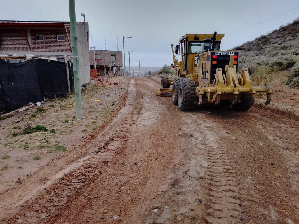 Tras el temporal de lluvias, la Municipalidad de Neuquén intensifica las tareas de mantenimiento vial