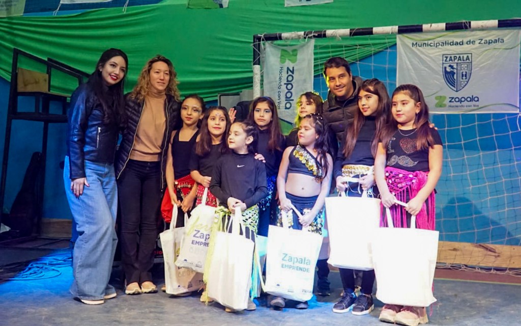 Zapala - El Municipio celebró el Mes de las Infancias para cientos de niños y niñas