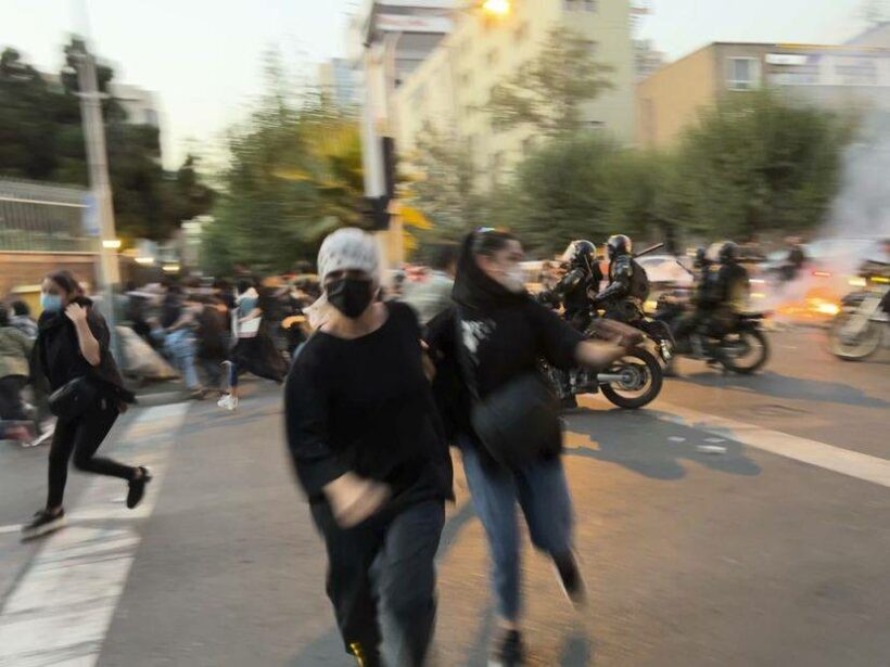 Las mujeres iraníes siguen protestando
