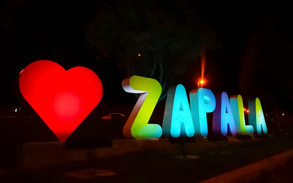 Zapala - El Municipio sigue embellecimiento la ciudad
